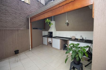 Casa à venda com 250m², 4 quartos e 2 vagasÁrea comum - Churrasqueira