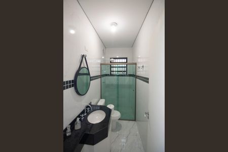 Casa à venda com 250m², 4 quartos e 2 vagasBanheiro 1