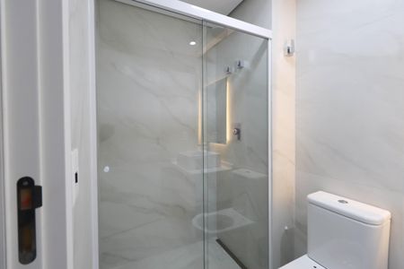 Apartamento à venda com 89m², 2 quartos e 2 vagas Apartamento à venda com 89m², 2 quartos e 2 vagasBanheiro da Suíte