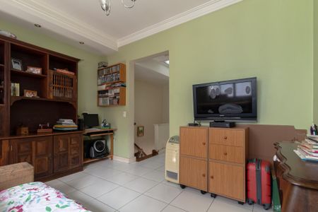 Casa à venda com 120m², 2 quartos e 1 vaga Casa à venda com 120m², 2 quartos e 1 vagaSala de TV