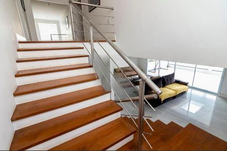 Casa à venda com 432m², 5 quartos e 5 vagasFoto 01