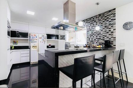 Casa à venda com 432m², 5 quartos e 5 vagasFoto 01