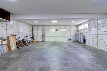 Casa à venda com 432m², 5 quartos e 5 vagasFoto 01