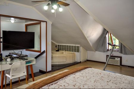 Casa de condomínio à venda com 219m², 4 quartos e 2 vagasSuíte 1