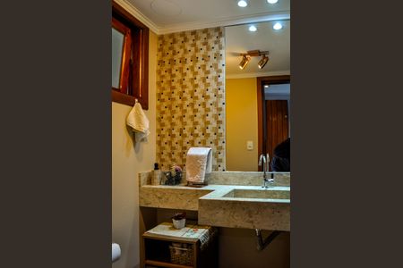 Casa de condomínio à venda com 219m², 4 quartos e 2 vagasLavabo