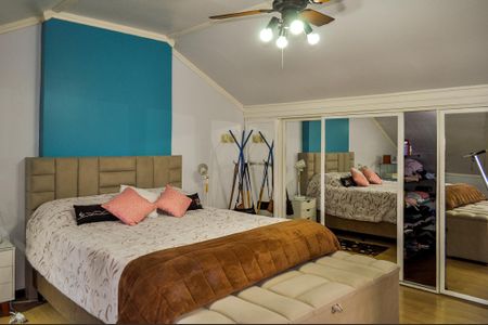 Casa de condomínio à venda com 219m², 4 quartos e 2 vagasSuíte 1