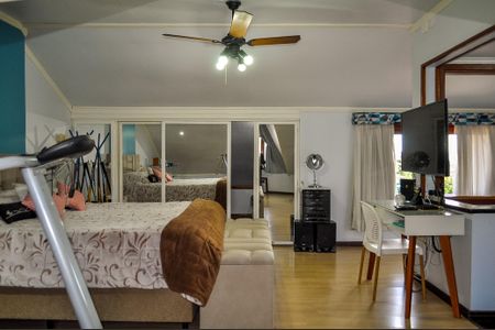 Casa de condomínio à venda com 219m², 4 quartos e 2 vagasSuíte 1