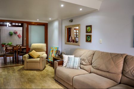 Casa de condomínio à venda com 219m², 4 quartos e 2 vagasSala