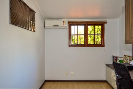 Casa de condomínio à venda com 219m², 4 quartos e 2 vagasQuarto