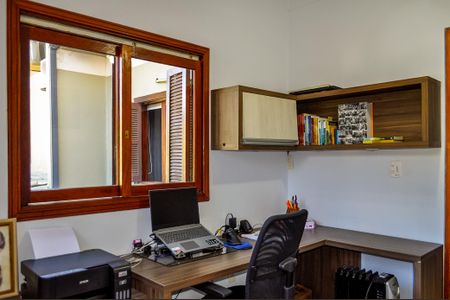 Casa de condomínio à venda com 219m², 4 quartos e 2 vagasQuarto