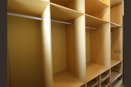 Casa à venda com 286m², 4 quartos e 3 vagasCloset da suíte