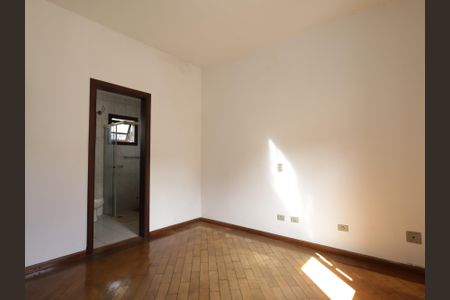 Casa à venda com 286m², 4 quartos e 3 vagasSuíte 1