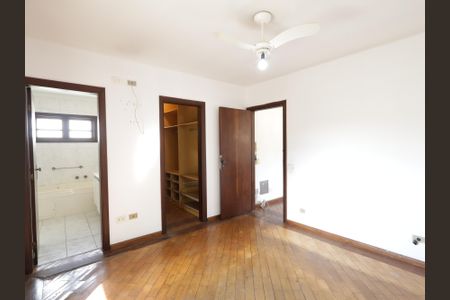 Casa à venda com 286m², 4 quartos e 3 vagasSuíte 2