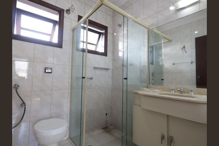 Casa à venda com 286m², 4 quartos e 3 vagasBanheiro da Suíte 1