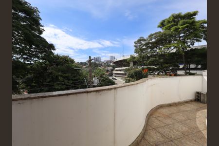 Casa à venda com 286m², 4 quartos e 3 vagasVaranda da Suíte