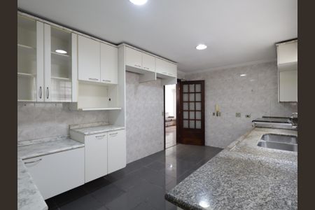 Casa à venda com 286m², 4 quartos e 3 vagasCozinha