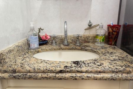 Apartamento para alugar com 76m², 3 quartos e 2 vagasBanheiro Suíte 