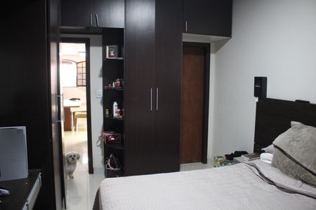 Casa à venda com 315m², 3 quartos e 3 vagasSuíte
