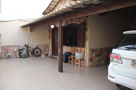 Casa à venda com 315m², 3 quartos e 3 vagasGaragem