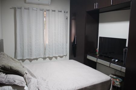 Casa à venda com 315m², 3 quartos e 3 vagasSuíte