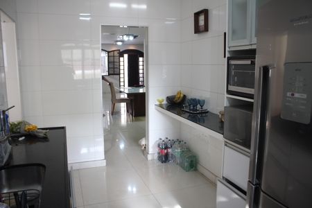 Casa à venda com 315m², 3 quartos e 3 vagasCozinha