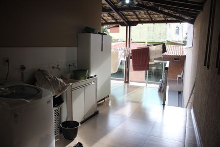 Casa à venda com 315m², 3 quartos e 3 vagasÁrea de Serviço