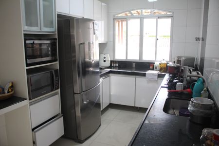 Casa à venda com 315m², 3 quartos e 3 vagasCozinha