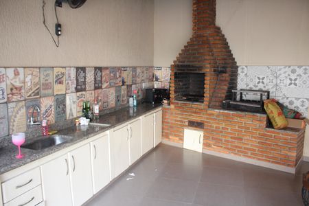 Casa à venda com 315m², 3 quartos e 3 vagasÁrea Externa