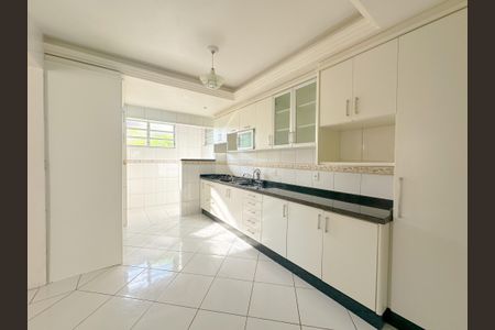 Casa para alugar com 200m², 3 quartos e 2 vagasCozinha