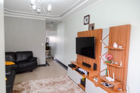 Casa à venda com 200m², 3 quartos e 4 vagas Casa à venda com 200m², 3 quartos e 4 vagasSala