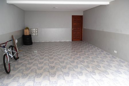 Casa à venda com 200m², 3 quartos e 4 vagas Casa à venda com 200m², 3 quartos e 4 vagasGaragem