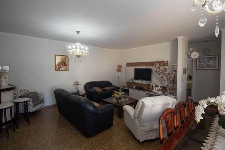 Casa à venda com 296m², 3 quartos e 3 vagas Casa à venda com 296m², 3 quartos e 3 vagasSala