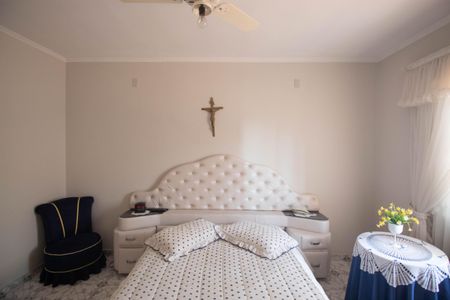 Casa à venda com 296m², 3 quartos e 3 vagas Casa à venda com 296m², 3 quartos e 3 vagasSuíte