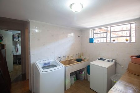 Casa à venda com 296m², 3 quartos e 3 vagas Casa à venda com 296m², 3 quartos e 3 vagasÁrea de Serviço