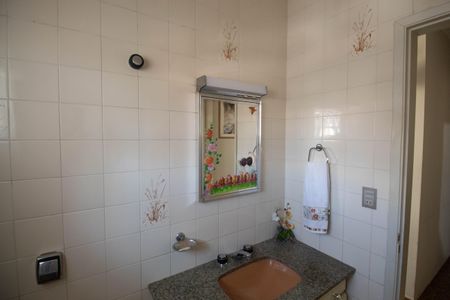 Casa à venda com 296m², 3 quartos e 3 vagas Casa à venda com 296m², 3 quartos e 3 vagasBanheiro 1