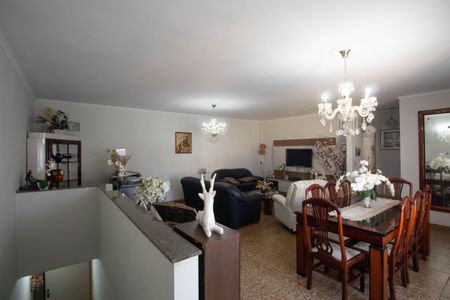 Casa à venda com 296m², 3 quartos e 3 vagas Casa à venda com 296m², 3 quartos e 3 vagasSala