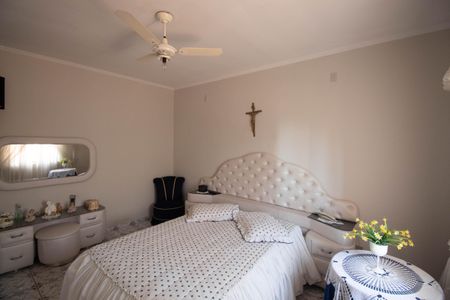 Casa à venda com 296m², 3 quartos e 3 vagas Casa à venda com 296m², 3 quartos e 3 vagasSuíte