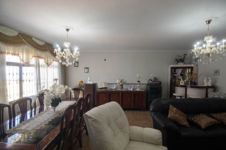 Casa à venda com 296m², 3 quartos e 3 vagas Casa à venda com 296m², 3 quartos e 3 vagasSala