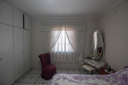 Casa à venda com 296m², 3 quartos e 3 vagas Casa à venda com 296m², 3 quartos e 3 vagasQuarto 2