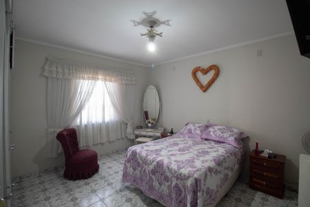 Casa à venda com 296m², 3 quartos e 3 vagas Casa à venda com 296m², 3 quartos e 3 vagasQuarto 2