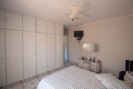 Casa à venda com 296m², 3 quartos e 3 vagas Casa à venda com 296m², 3 quartos e 3 vagasSuíte