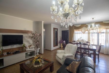 Casa à venda com 296m², 3 quartos e 3 vagas Casa à venda com 296m², 3 quartos e 3 vagasSala