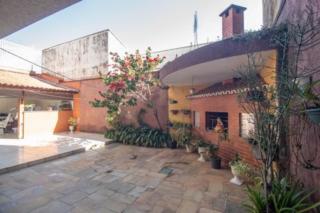 Casa à venda com 296m², 3 quartos e 3 vagas Casa à venda com 296m², 3 quartos e 3 vagasQuintal