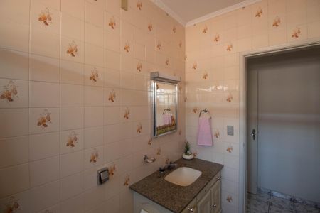 Casa à venda com 296m², 3 quartos e 3 vagas Casa à venda com 296m², 3 quartos e 3 vagasBanheiro da Suíte