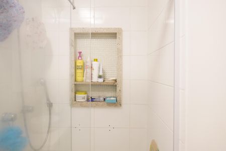 Apartamento à venda com 83m², 2 quartos e 2 vagasBanheiro da Suíte