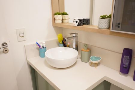 Apartamento à venda com 83m², 2 quartos e 2 vagasBanheiro da Suíte