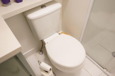 Apartamento à venda com 83m², 2 quartos e 2 vagasBanheiro da Suíte