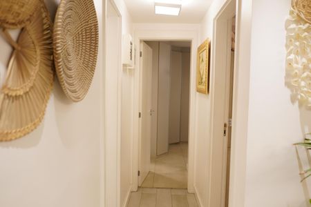 Apartamento à venda com 83m², 2 quartos e 2 vagasCorredor