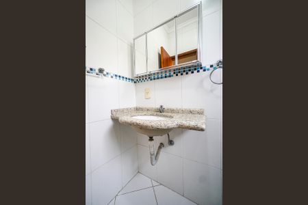 Casa à venda com 160m², 3 quartos e 2 vagas Casa à venda com 160m², 3 quartos e 2 vagasBanheiro da suíte 01