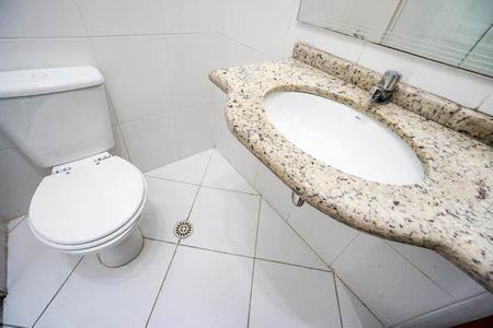 Casa à venda com 160m², 3 quartos e 2 vagas Casa à venda com 160m², 3 quartos e 2 vagasBanheiro da suíte 02